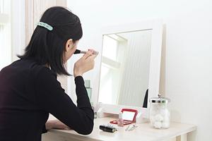 ヴィーガンコスメの選び方とおすすめ商品ガイド：肌に優しくエコでおしゃれなアイテムが見つかる！